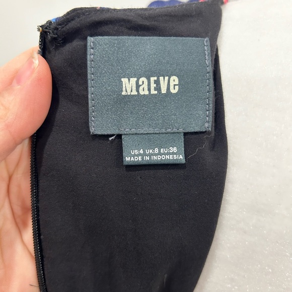 Maeve fun and flirty dress with open flutter sleeves size 4 - Picture 10 of 11